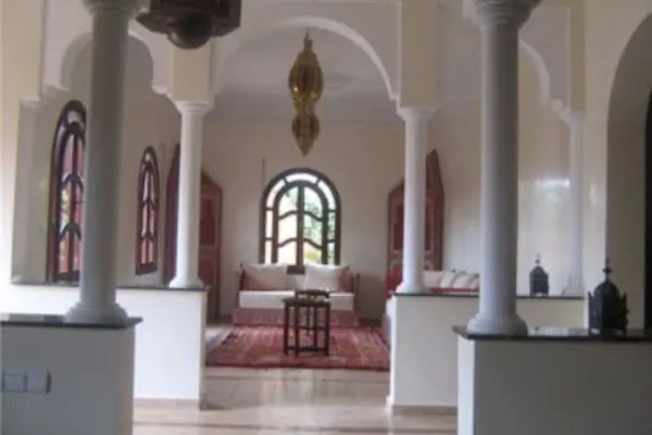 5 minutes from the city center and in a chic residential
